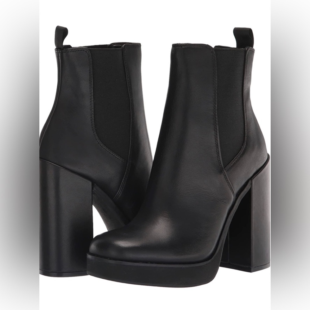 Steve Madden Women's Triple Chelsea Black Leather Boot NEW! US 9